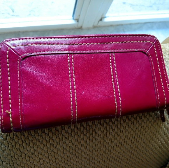 Pink Wallet - Picture 2 of 4